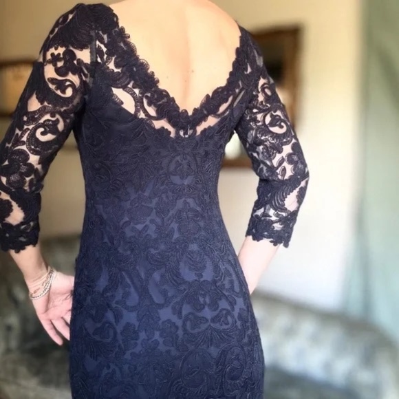 Tadashi Shoji Navy Formal Gown Full Length Lace size 2 - Picture 4 of 10